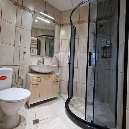 Pool & Bbq Garden Oasis, Quiet Relaxation Near The Beach, Free Parking, Fast Wifi * Varna