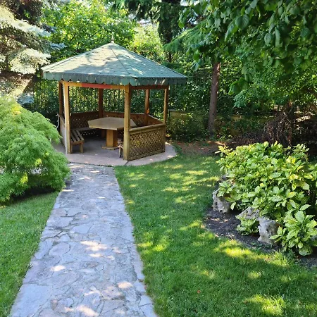 Pool & Bbq Garden Oasis, Quiet Relaxation Near The Beach, Free Parking, Fast Wifi Lejlighed Varna