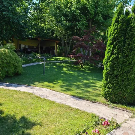 Pool & Bbq Garden Oasis, Quiet Relaxation Near The Beach, Free Parking, Fast Wifi * Varna