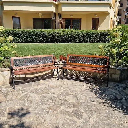 Pool & Bbq Garden Oasis, Quiet Relaxation Near The Beach, Free Parking, Fast Wifi Lejlighed