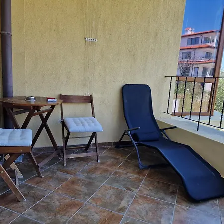 Apartment Pool & Bbq Garden Oasis, Quiet Relaxation Near The Beach, Free Parking, Fast Wifi