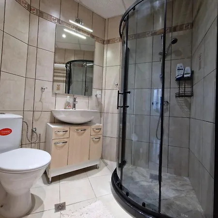 Apartment Luxury With Swimming Pool , Lovely Garden , Bbq Place *