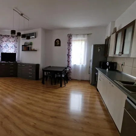 Luxury With Swimming Pool , Lovely Garden , Bbq Place Apartment Varna