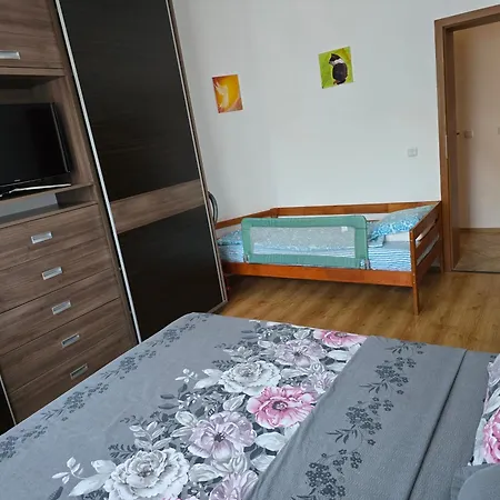 Pool & Bbq Garden Oasis, Quiet Relaxation Near The Beach, Free Parking, Fast Wifi